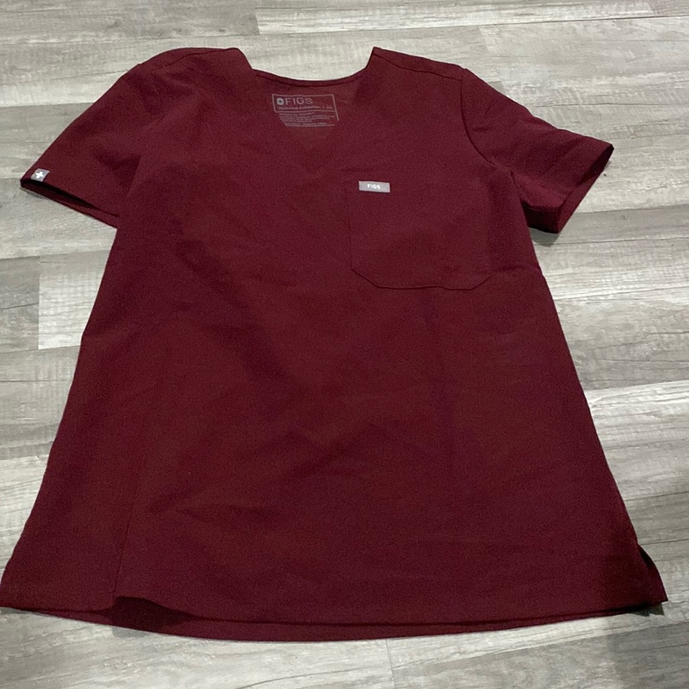 Figs scrub top